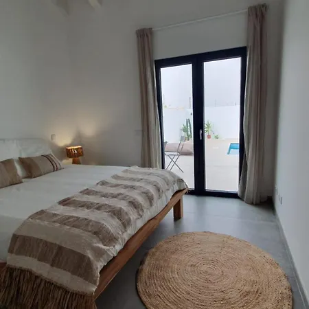 Villa Blue Mango